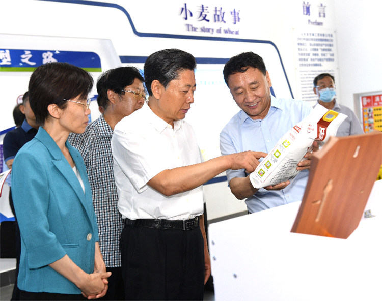 省政协调研组来富世康公司调研粮食应急保障体系建设情况